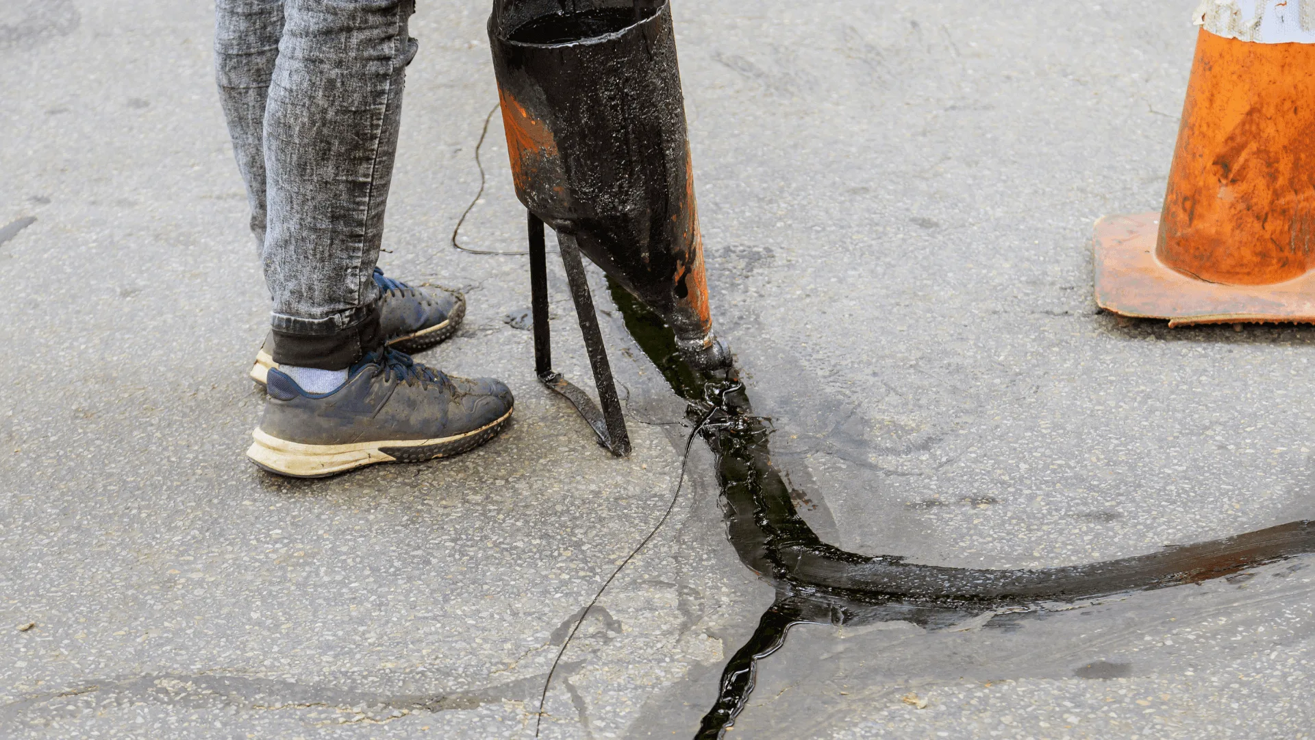 Hot Rubber Crack Sealing | B&E Sealcoat | Deery | SafeSeal