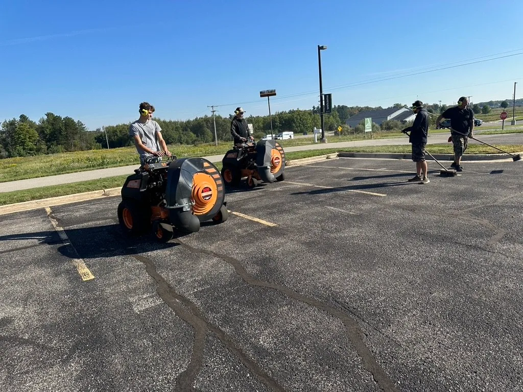 Ride-On Blowers Like the Windstorm SCAG